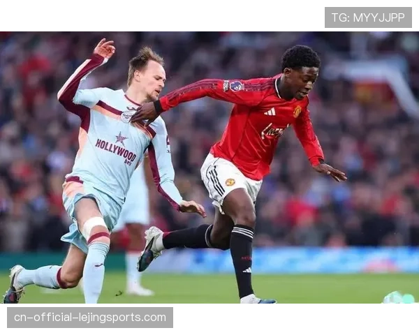 曼联防线抗压韧性不足，布伦特福德反击多次制造威胁